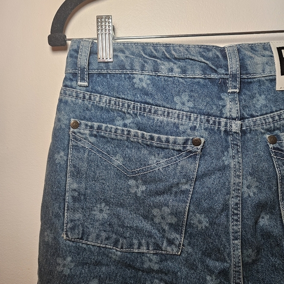 Floral Patterned Blue Jeans - Picture 11 of 12